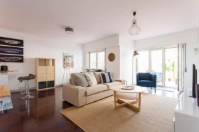 JOIVY Superb 1-bed Apt with workspace and terrace, close to Avenida da Liberdade